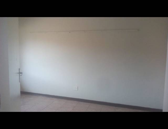 2 bed property to rent in TURF CLUB